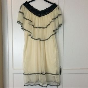 ❤️LACE DRESS LINED CREAM W/ BLACK TRIM NEVER WORN